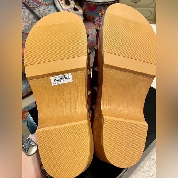 🌟HP🌟STUDDED CLOGS Torrid Roomy 8.5 Burgundy Wooden 3.5” Heel NEW Extra Comfy - Picture 7 of 13